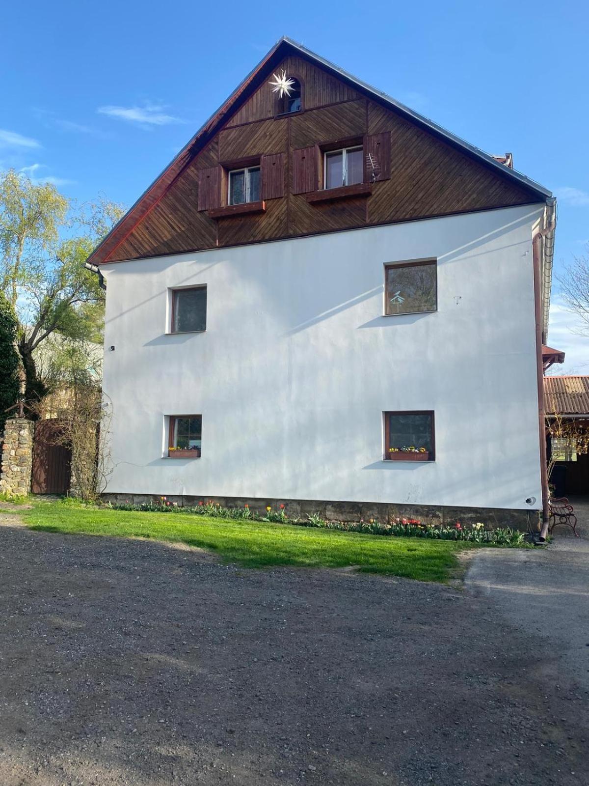 Apartmany Dolni Vitkov Chrastava エクステリア 写真